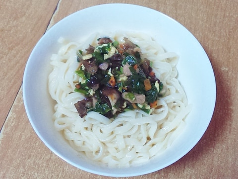 ニラとしいたけと豚肉のあんかけ麺